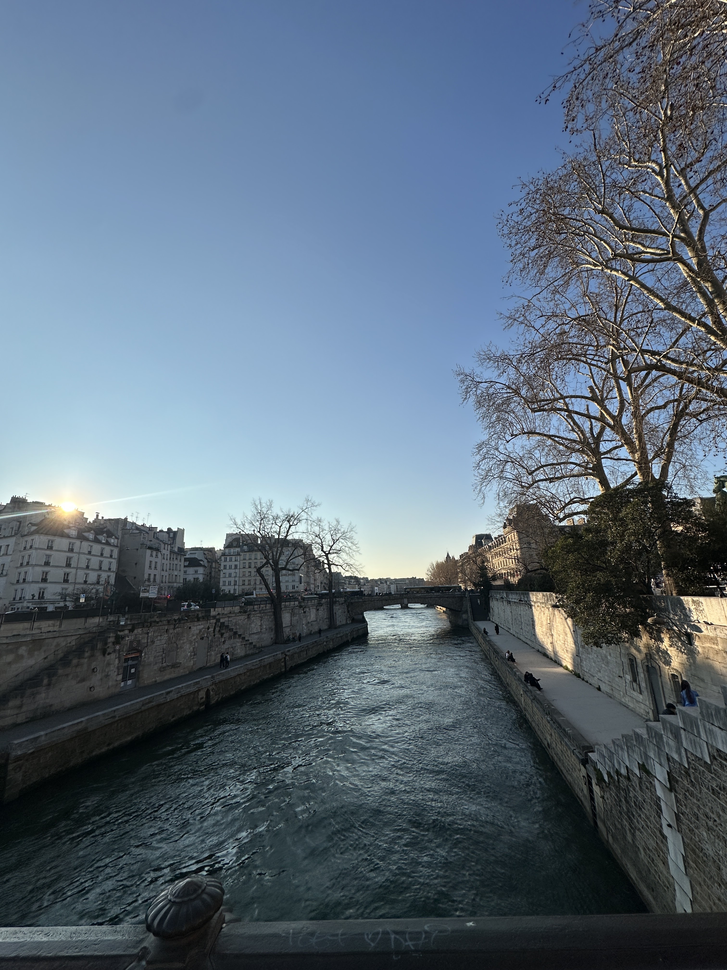 Canal near Shakespeare and Company